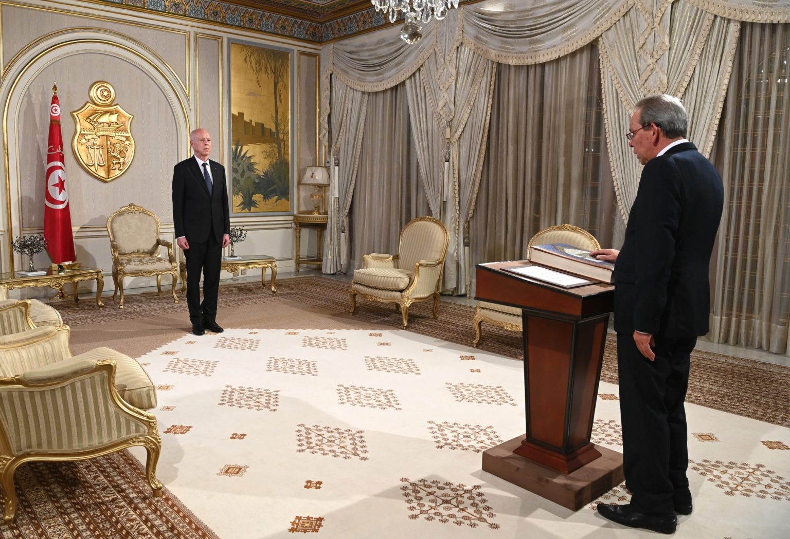 Saied préside la cérémonie d’investiture du nouveau chef du gouvernement Ahmed Hachani