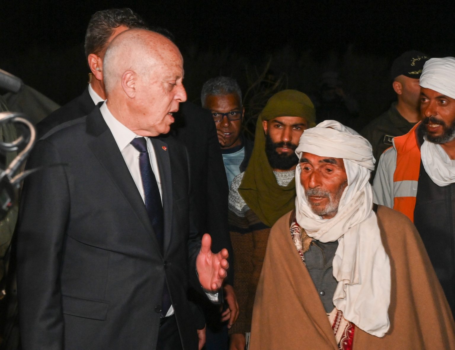 Douz : Kaïs Saïed promet un projet de loi pour résoudre le problème des terres collectives