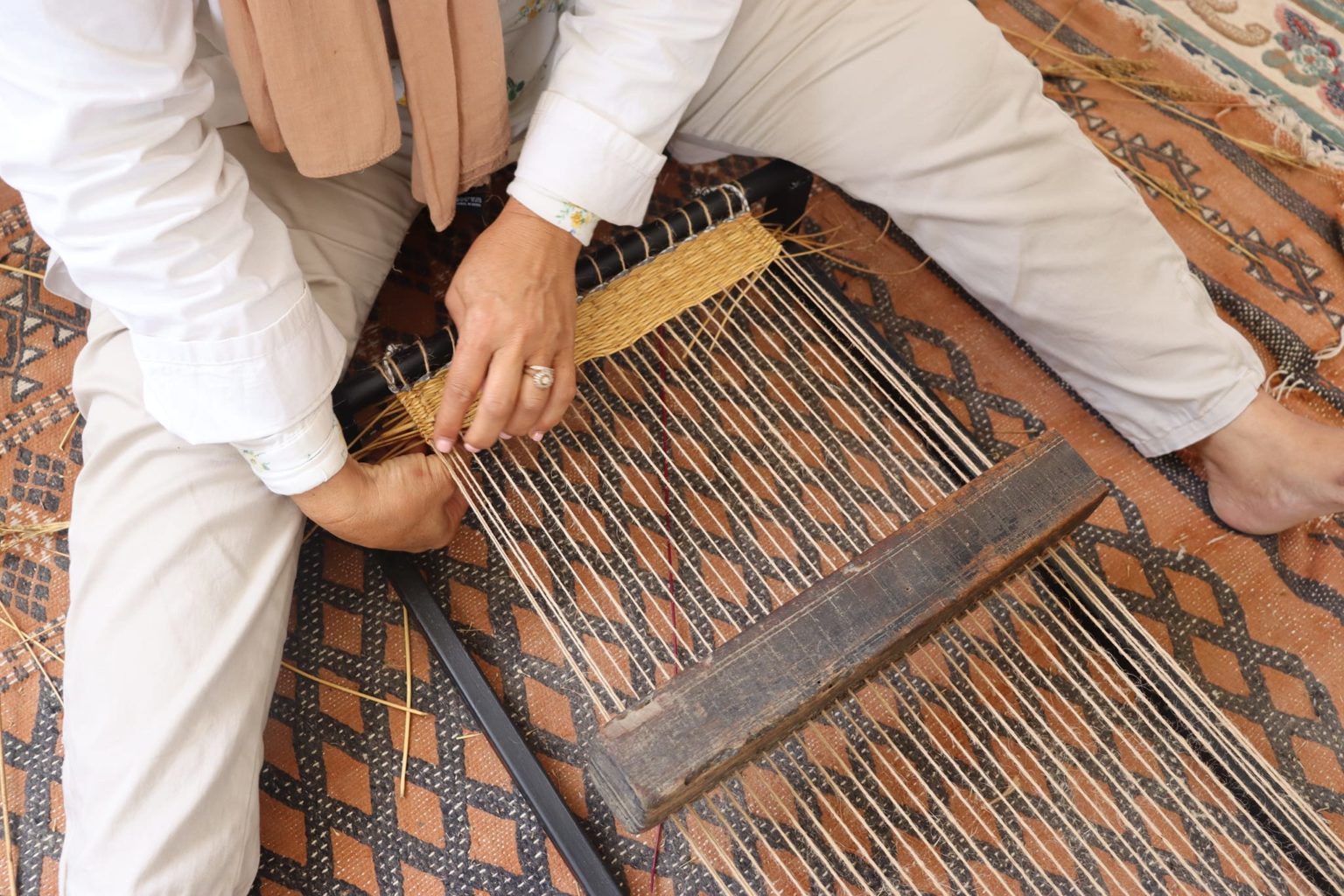 Valorisation de l’artisanat : le Hub Design Nabeul vulgarise le tissage traditionnel des nattes