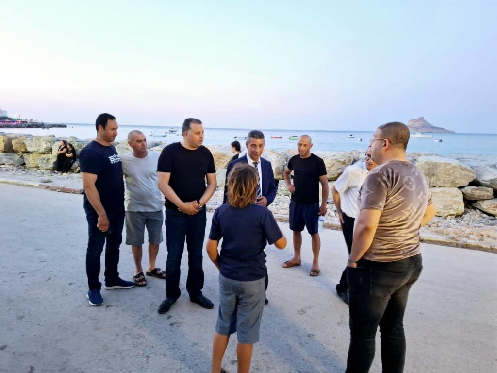 Le gouverneur de Bizerte inspecte le chantier de la digue en pierre à Rafraf
