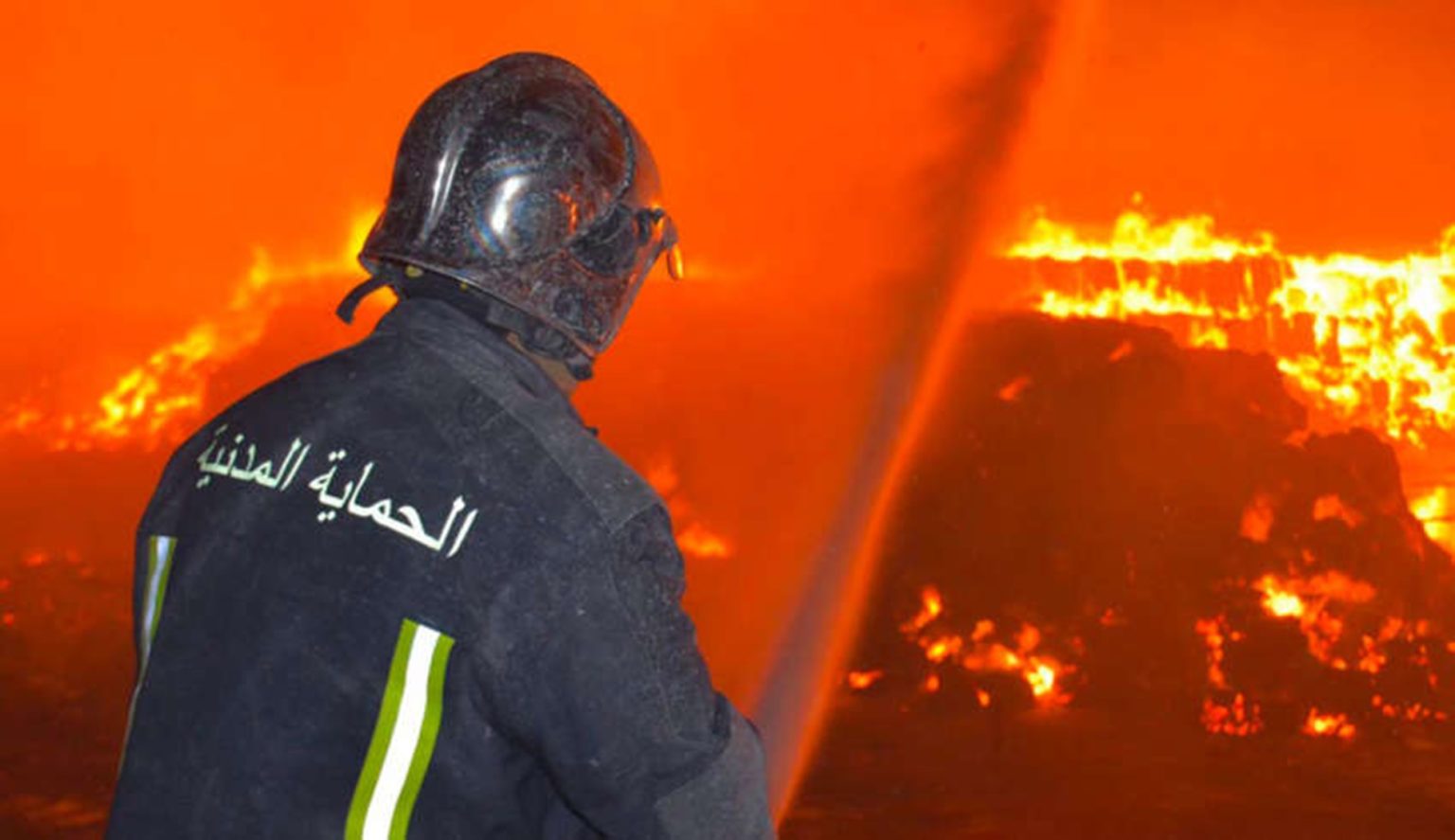 Medjez el-Bab : un important incendie maîtrisé dans une usine de plastique