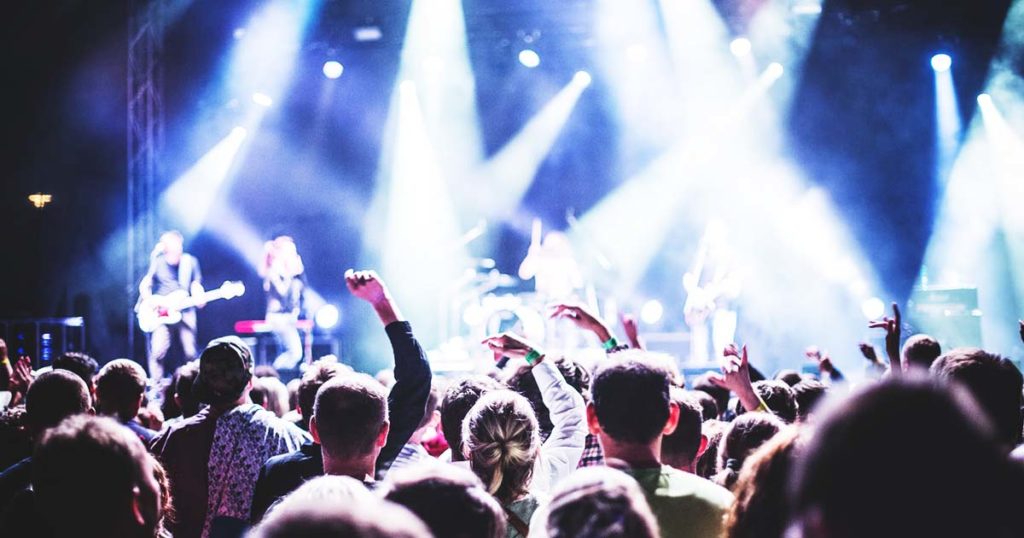 Jeunes fêtards en saison estivale : quand tout devient permis, tout devient dangereux