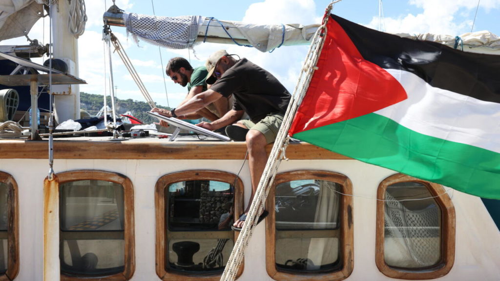 Prêts à défier les risques, les militants de la flottille vers Gaza se forment avant le grand départ