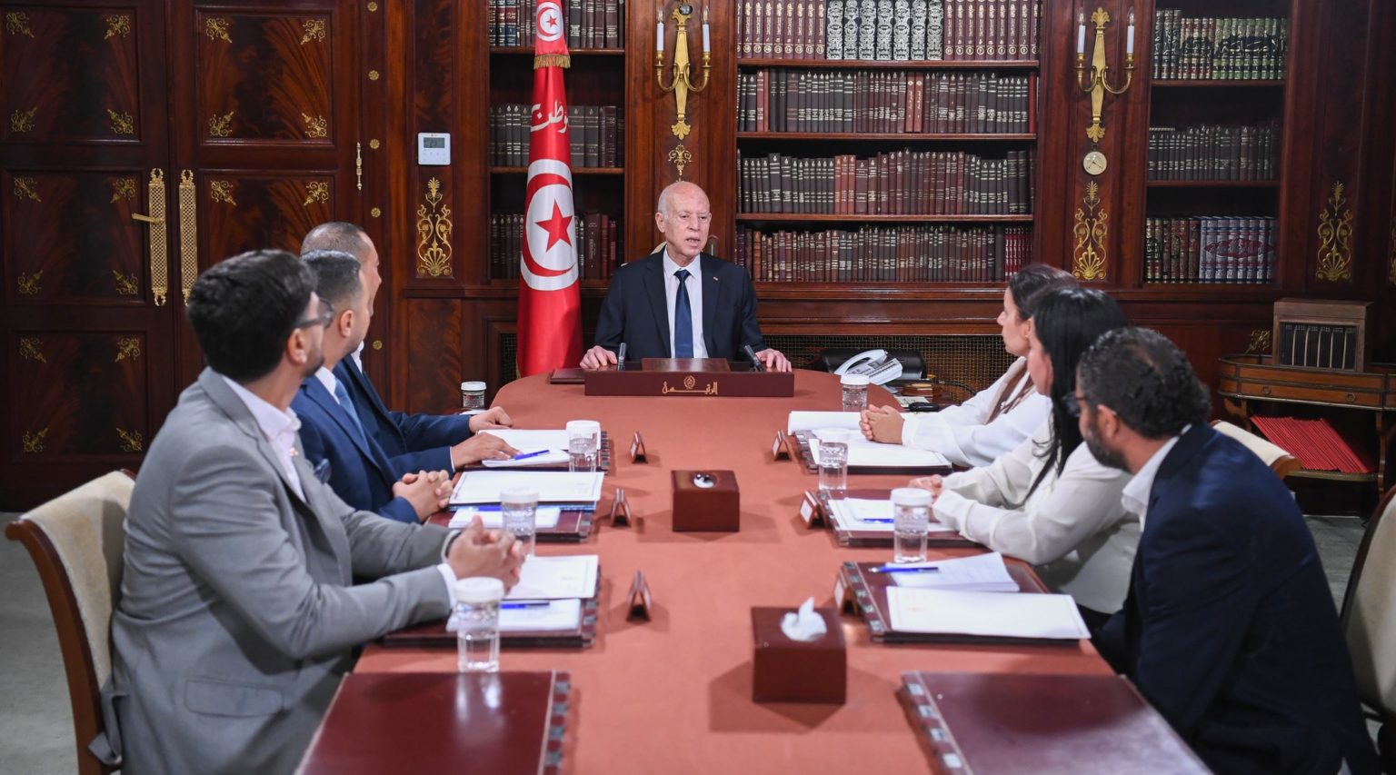 Le Président Saïed reçoit une délégation de titulaires du doctorat