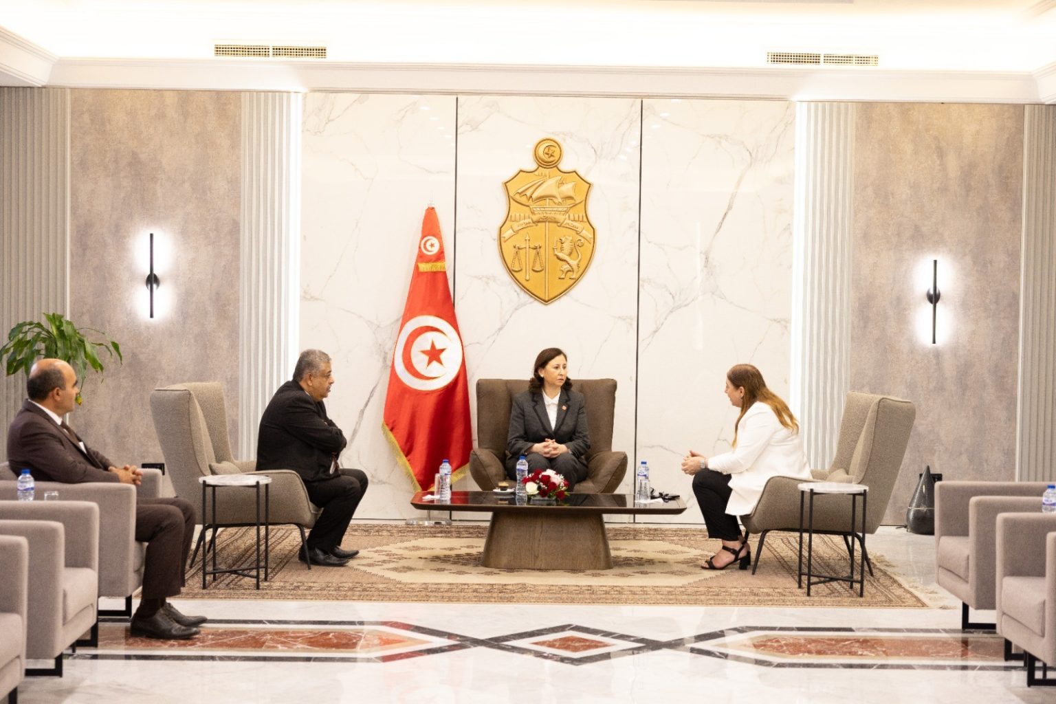 La cheffe du gouvernement conduit la délégation tunisienne à la 18ᵉ session de la commission mixte au Caire