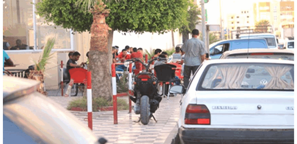 Trottoirs squattés et piétons déroutés : un état des lieux désolant