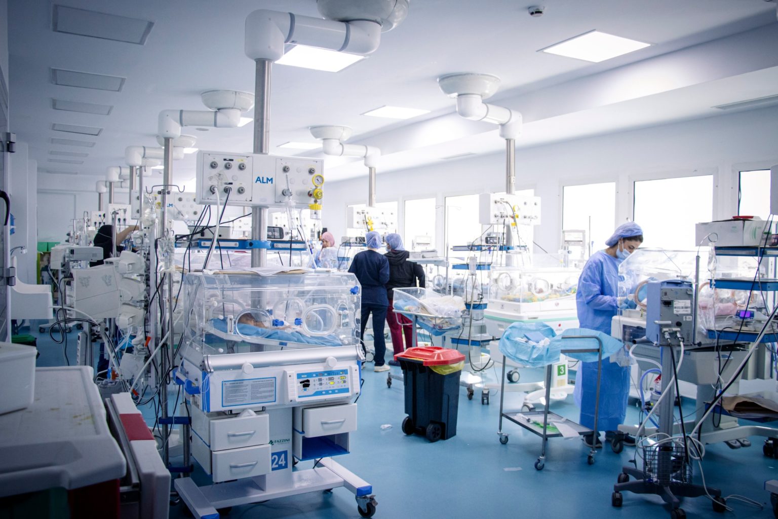 Le centre Wassila Bourguiba reçoit un don d’équipements néonatals de l’OIM