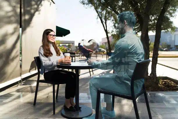 Rencontres virtuelles et risques à éviter : prédateurs, arnaqueurs mais parfois gens sincères