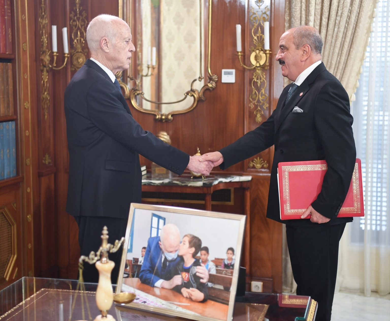 Le Président demande de revoir les accords responsables du déclin économique