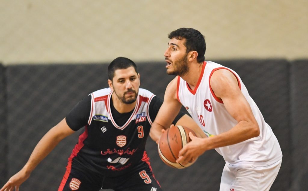 Basket-ball (3éme journée du play off) : le Club Africain serre la vis au money time et bat l’Etoile à l’arraché !