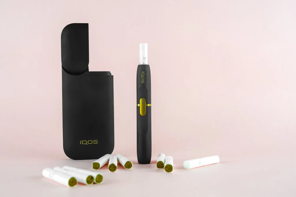 Tabac chauffé : dangereux et addictif, alertent OMS et experts santé