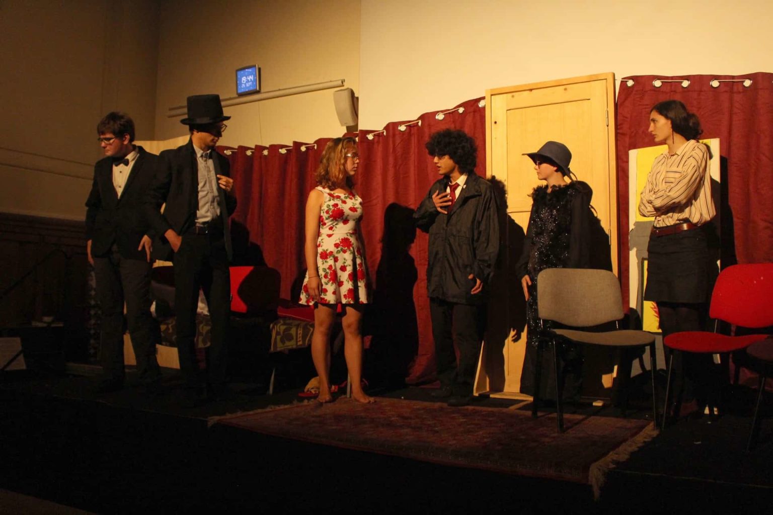 Une heure de culture obligatoire au collège : la clé pour réveiller nos maisons des jeunes