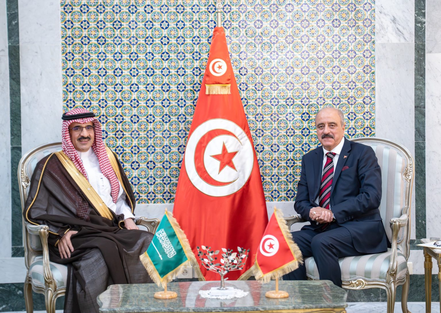 Nafti reçoit l’ambassadeur saoudien à l’occasion de la fin de sa mission en Tunisie
