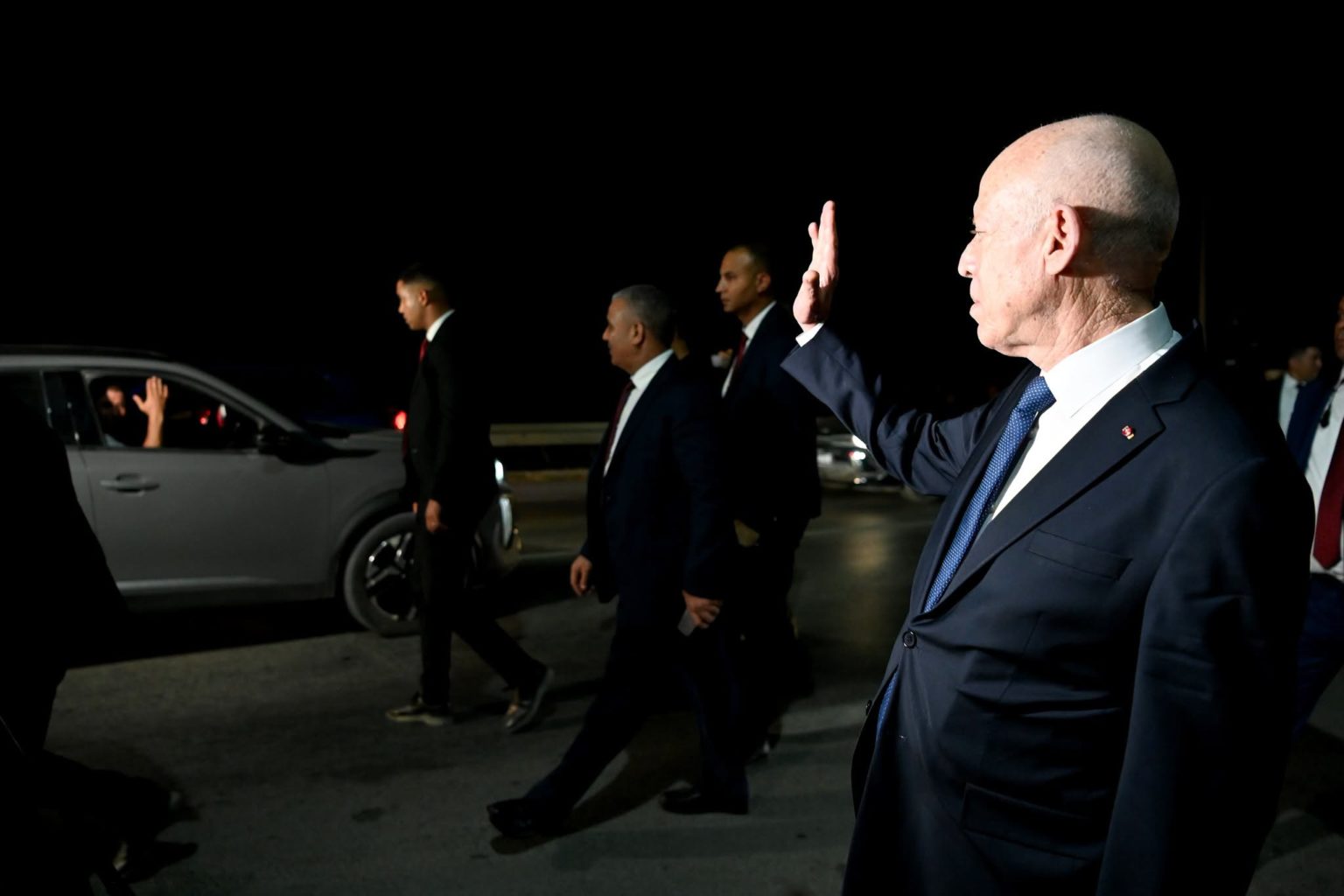 Le Président Saïed visite la zone du « pont de Bizerte » et inspecte des projets de protection contre les inondations