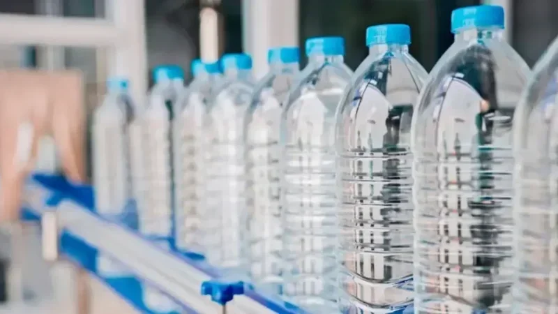 Injection de 9 millions bouteilles d’eau dans les circuits de distribution du Grand Tunis