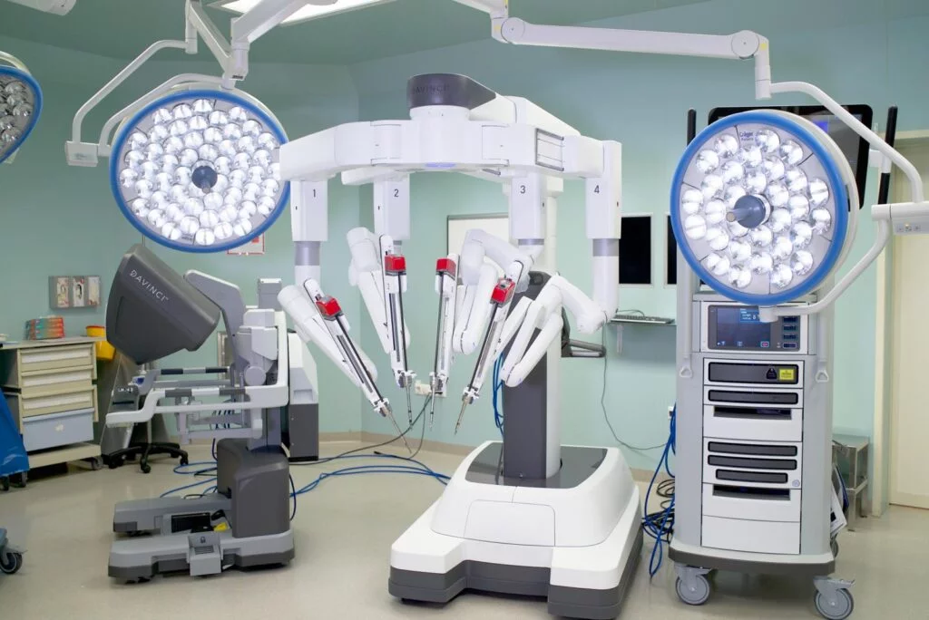 CHU Sahloul : le personnel médical formé à la chirurgie robotique